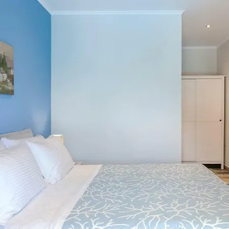 ヴィラ Alba Apolpaina